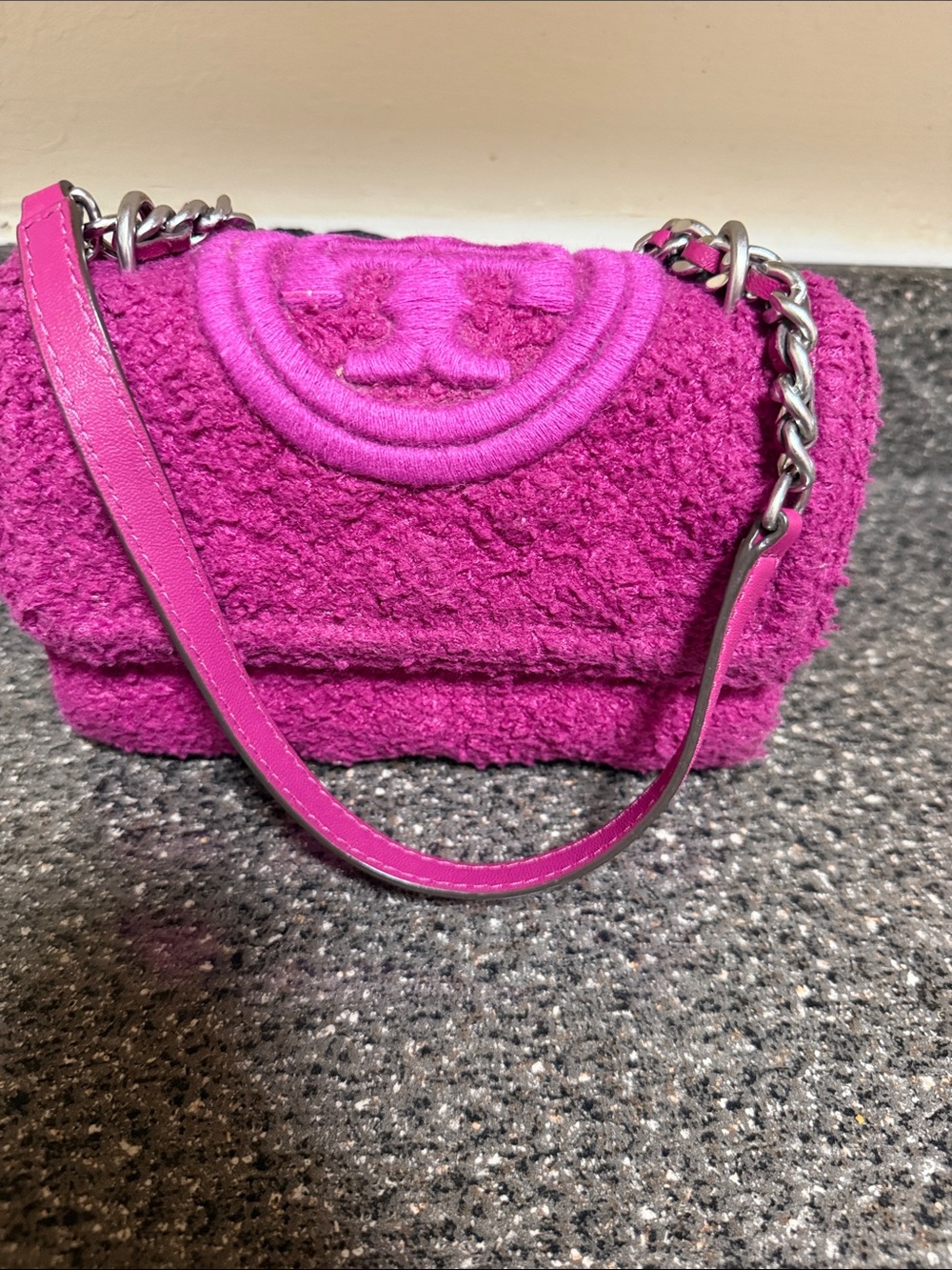 Tory Burch bolce Tassel Chain Shoulder/crossbody bag limited edition - Picture 2 of 6